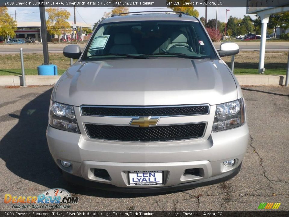 2009 Chevrolet Suburban LT 4x4 Silver Birch Metallic / Light Titanium/Dark Titanium Photo #2