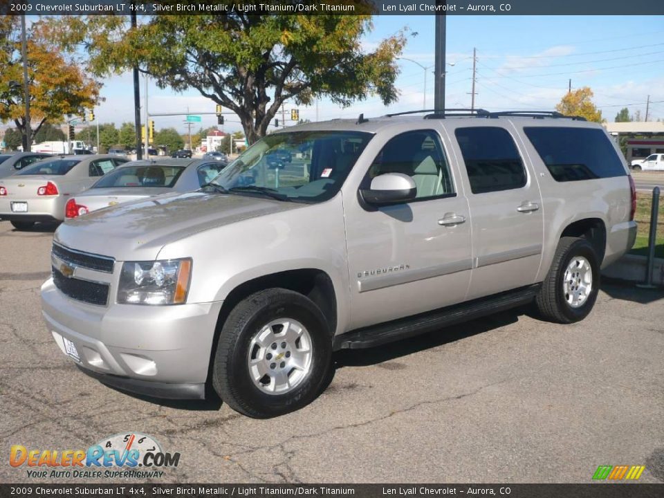 2009 Chevrolet Suburban LT 4x4 Silver Birch Metallic / Light Titanium/Dark Titanium Photo #3