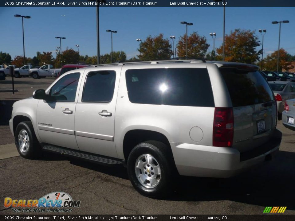 2009 Chevrolet Suburban LT 4x4 Silver Birch Metallic / Light Titanium/Dark Titanium Photo #4
