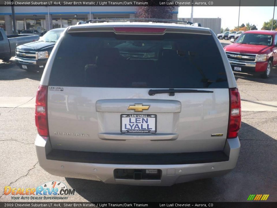 2009 Chevrolet Suburban LT 4x4 Silver Birch Metallic / Light Titanium/Dark Titanium Photo #5