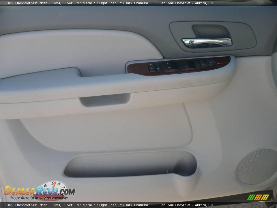 2009 Chevrolet Suburban LT 4x4 Silver Birch Metallic / Light Titanium/Dark Titanium Photo #7