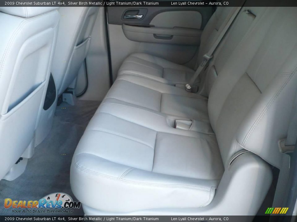 2009 Chevrolet Suburban LT 4x4 Silver Birch Metallic / Light Titanium/Dark Titanium Photo #10