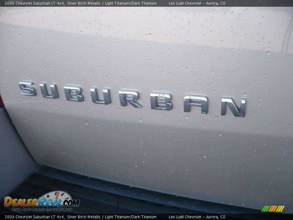 2009 Chevrolet Suburban LT 4x4 Silver Birch Metallic / Light Titanium/Dark Titanium Photo #12