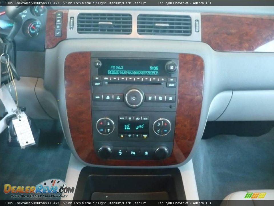 2009 Chevrolet Suburban LT 4x4 Silver Birch Metallic / Light Titanium/Dark Titanium Photo #21