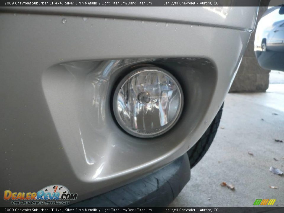 2009 Chevrolet Suburban LT 4x4 Silver Birch Metallic / Light Titanium/Dark Titanium Photo #26