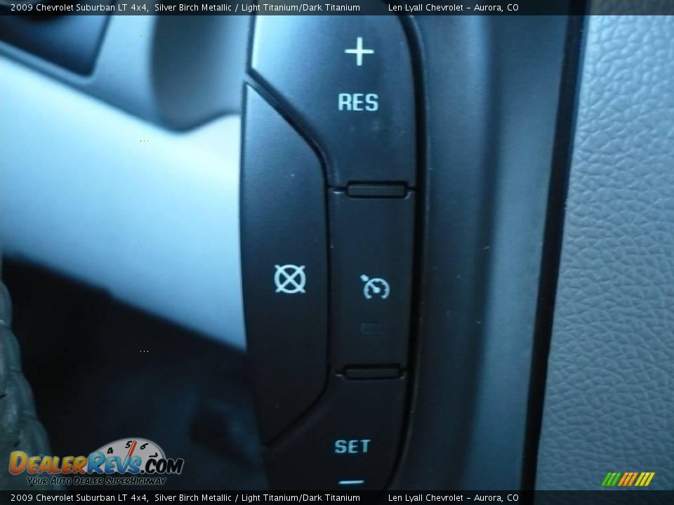 2009 Chevrolet Suburban LT 4x4 Silver Birch Metallic / Light Titanium/Dark Titanium Photo #30