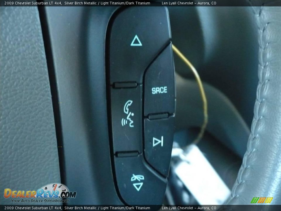 2009 Chevrolet Suburban LT 4x4 Silver Birch Metallic / Light Titanium/Dark Titanium Photo #31