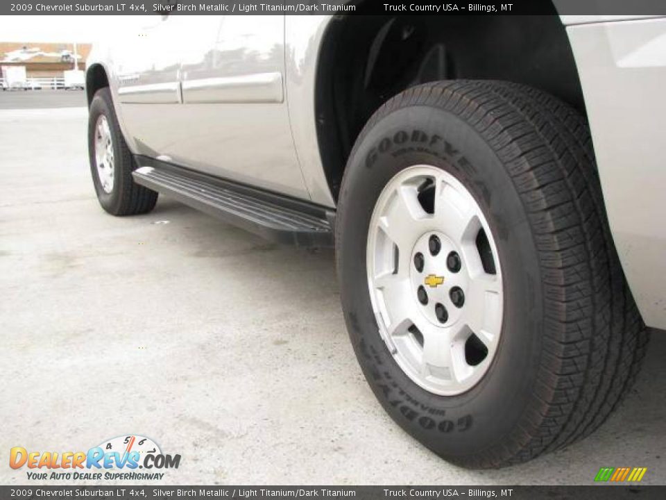 2009 Chevrolet Suburban LT 4x4 Silver Birch Metallic / Light Titanium/Dark Titanium Photo #7