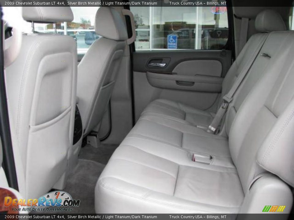 2009 Chevrolet Suburban LT 4x4 Silver Birch Metallic / Light Titanium/Dark Titanium Photo #9