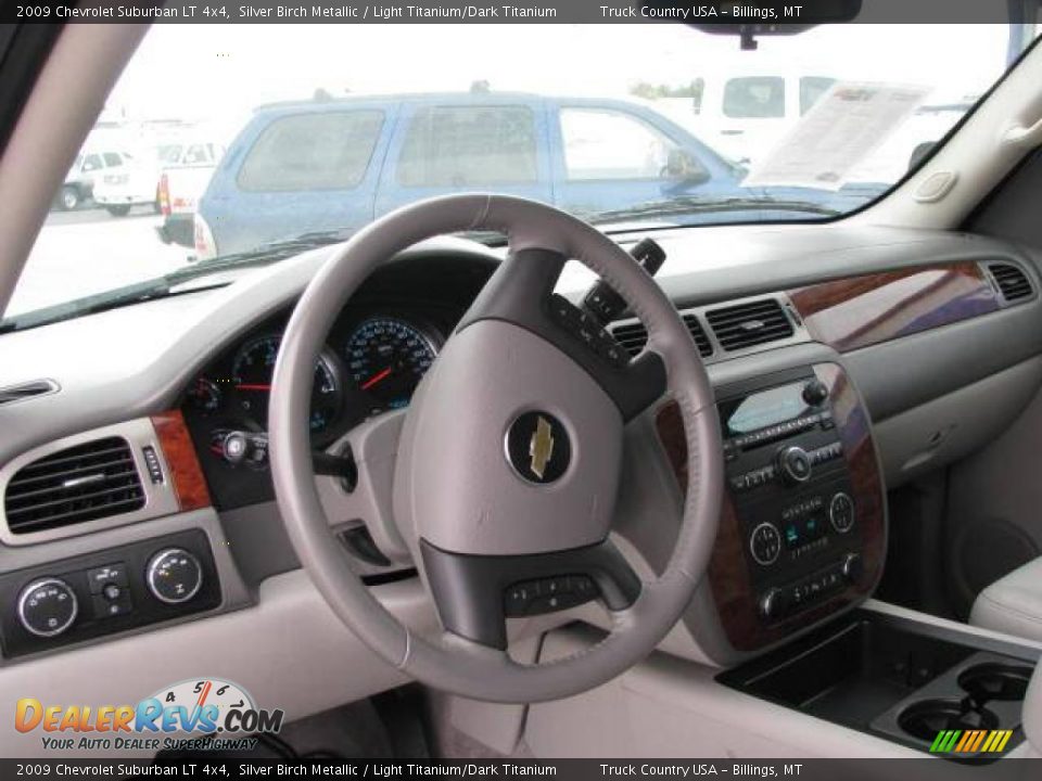 2009 Chevrolet Suburban LT 4x4 Silver Birch Metallic / Light Titanium/Dark Titanium Photo #11