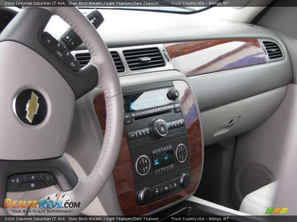 2009 Chevrolet Suburban LT 4x4 Silver Birch Metallic / Light Titanium/Dark Titanium Photo #12