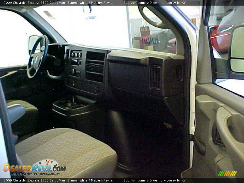 2009 Chevrolet Express 2500 Cargo Van Summit White / Medium Pewter Photo #7