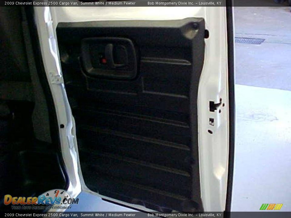 2009 Chevrolet Express 2500 Cargo Van Summit White / Medium Pewter Photo #11
