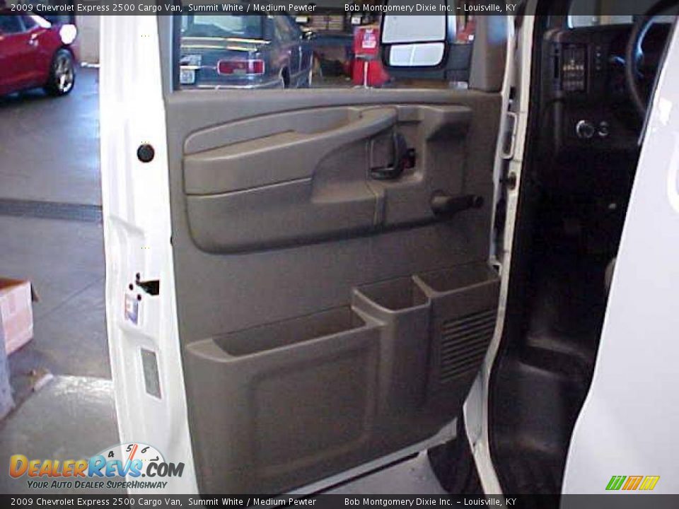 2009 Chevrolet Express 2500 Cargo Van Summit White / Medium Pewter Photo #17