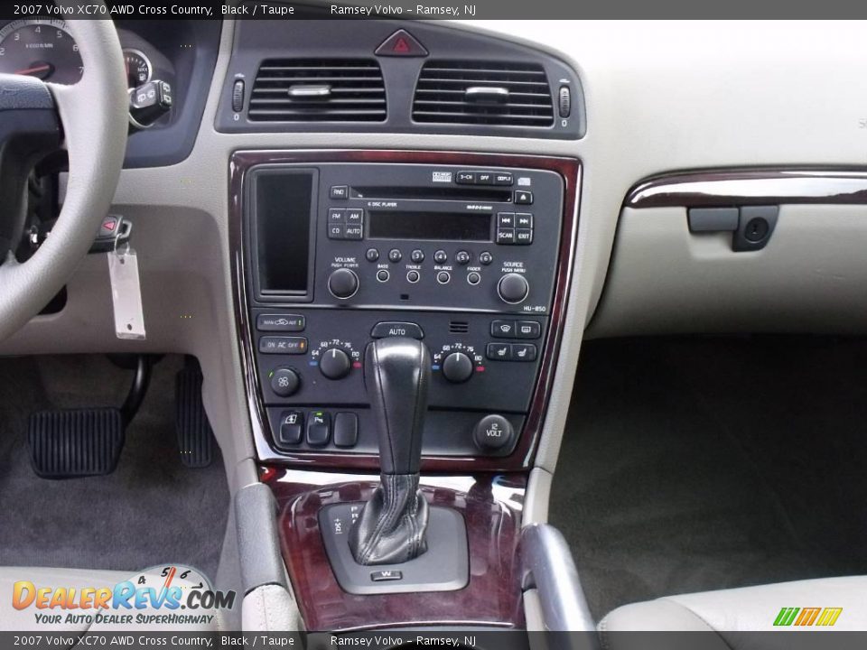 2007 Volvo XC70 AWD Cross Country Black / Taupe Photo #10