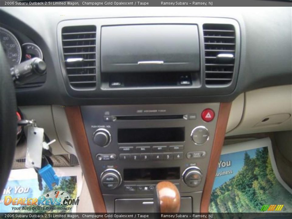 2006 Subaru Outback 2.5i Limited Wagon Champagne Gold Opalescent / Taupe Photo #11