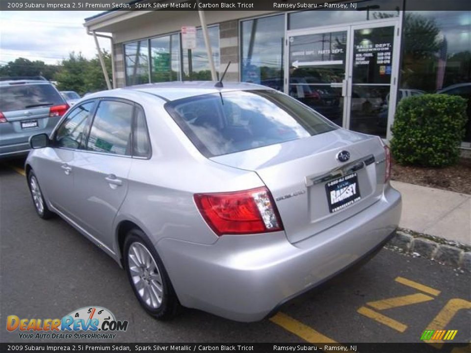 2009 Subaru Impreza 2.5i Premium Sedan Spark Silver Metallic / Carbon Black Tricot Photo #3