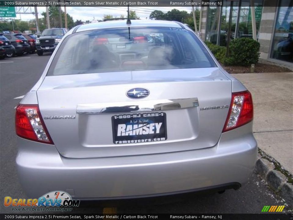 2009 Subaru Impreza 2.5i Premium Sedan Spark Silver Metallic / Carbon Black Tricot Photo #4