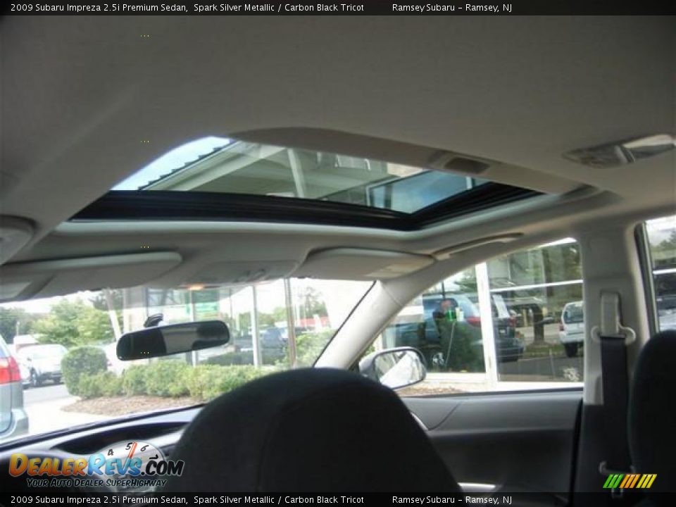 2009 Subaru Impreza 2.5i Premium Sedan Spark Silver Metallic / Carbon Black Tricot Photo #12