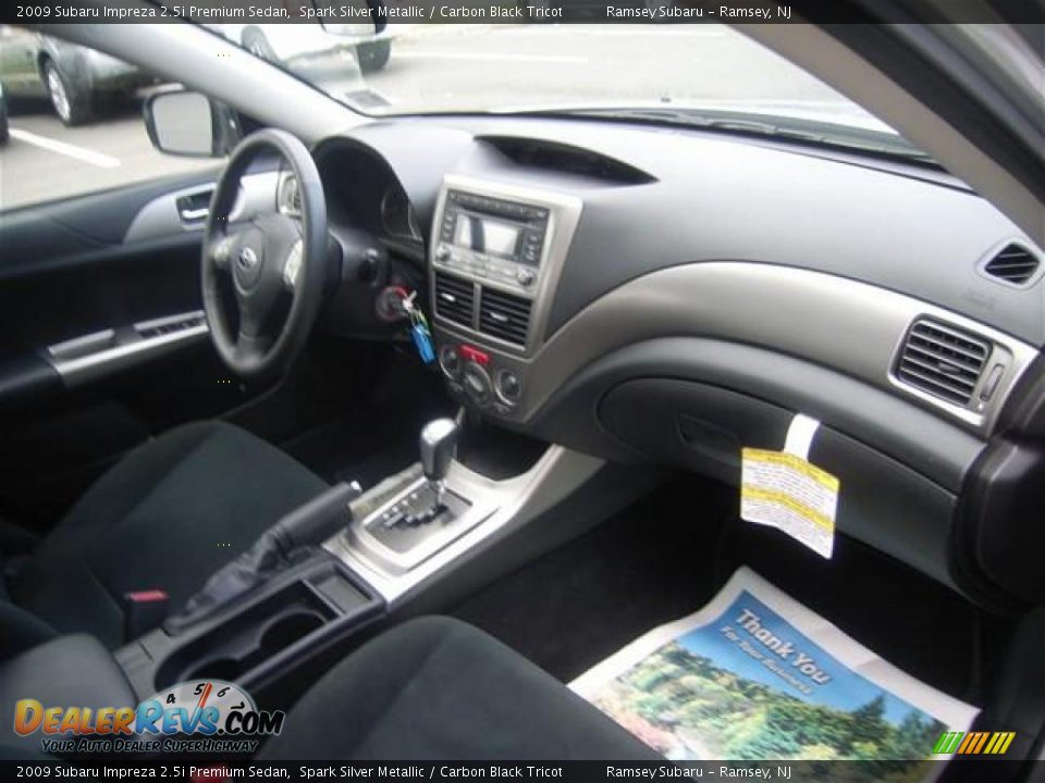 2009 Subaru Impreza 2.5i Premium Sedan Spark Silver Metallic / Carbon Black Tricot Photo #15