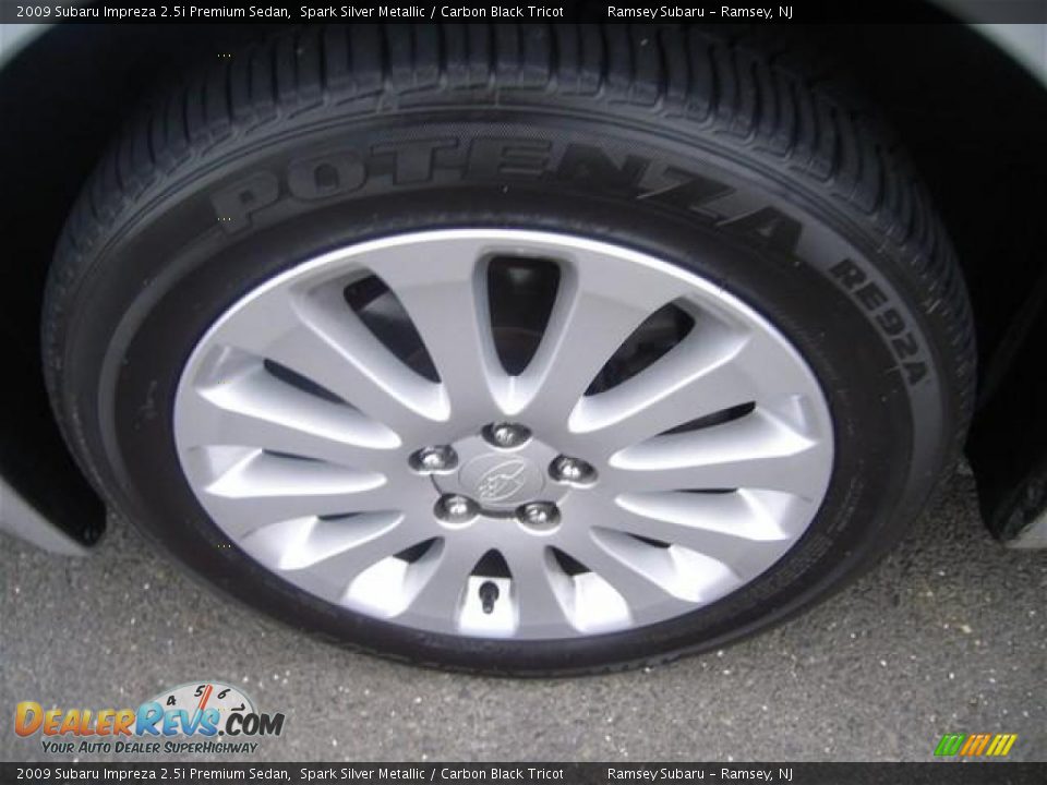 2009 Subaru Impreza 2.5i Premium Sedan Spark Silver Metallic / Carbon Black Tricot Photo #18