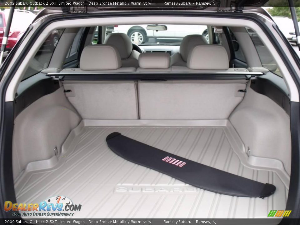 2009 Subaru Outback 2.5XT Limited Wagon Deep Bronze Metallic / Warm Ivory Photo #13