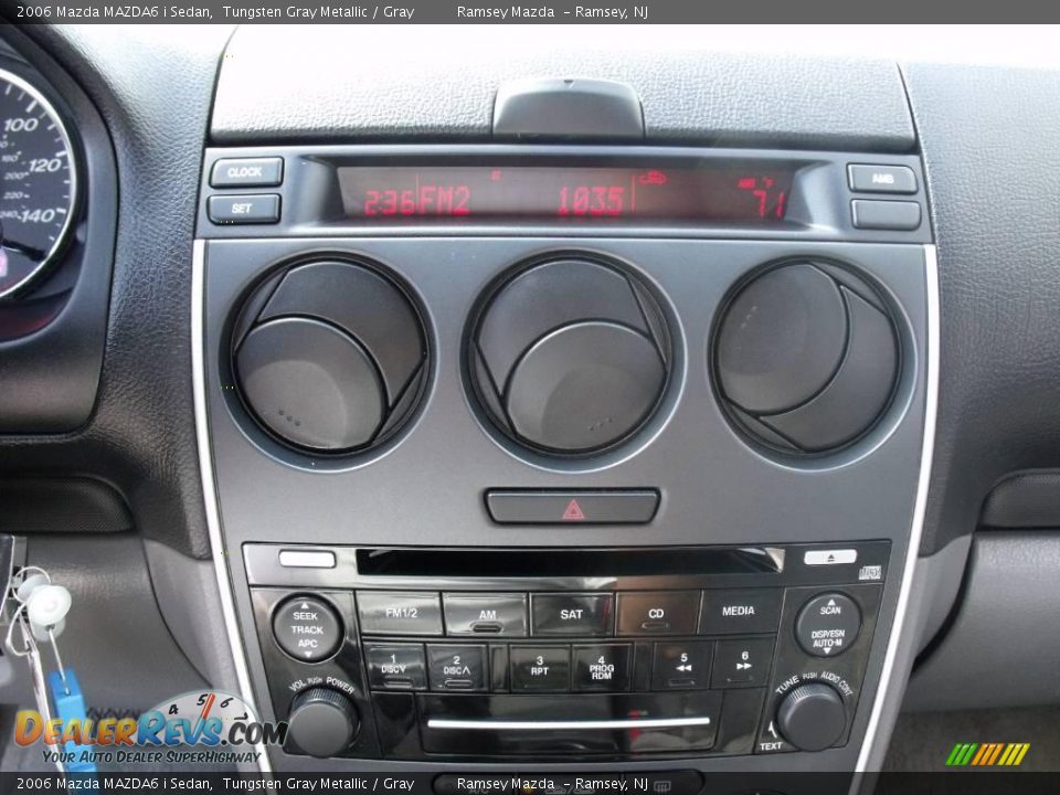 2006 Mazda MAZDA6 i Sedan Tungsten Gray Metallic / Gray Photo #18