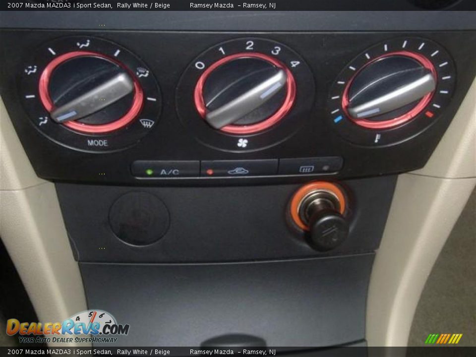 2007 Mazda MAZDA3 i Sport Sedan Rally White / Beige Photo #32
