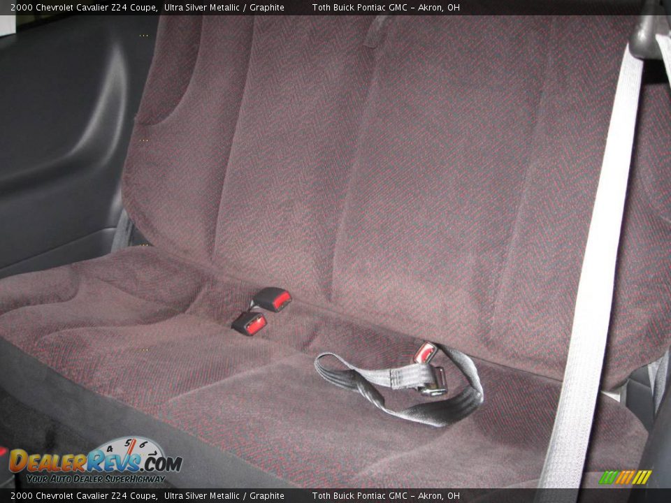2000 Chevrolet Cavalier Z24 Coupe Ultra Silver Metallic / Graphite Photo #5