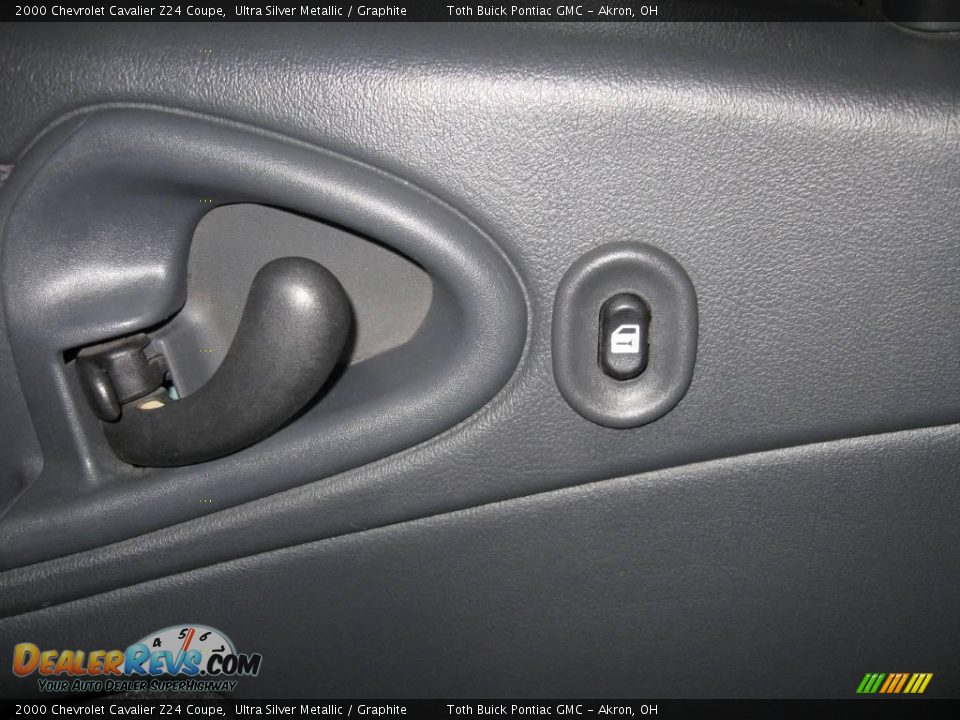 2000 Chevrolet Cavalier Z24 Coupe Ultra Silver Metallic / Graphite Photo #7