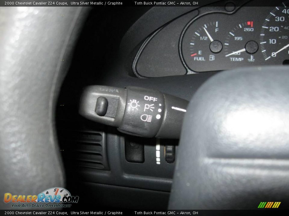 2000 Chevrolet Cavalier Z24 Coupe Ultra Silver Metallic / Graphite Photo #8