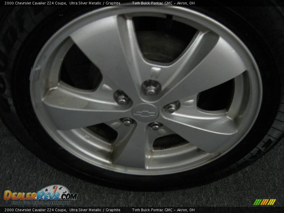 2000 Chevrolet Cavalier Z24 Coupe Ultra Silver Metallic / Graphite Photo #13
