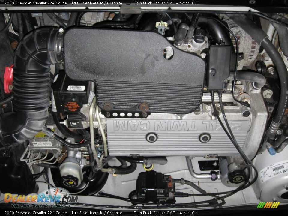 2000 Chevrolet Cavalier Z24 Coupe Ultra Silver Metallic / Graphite Photo #17