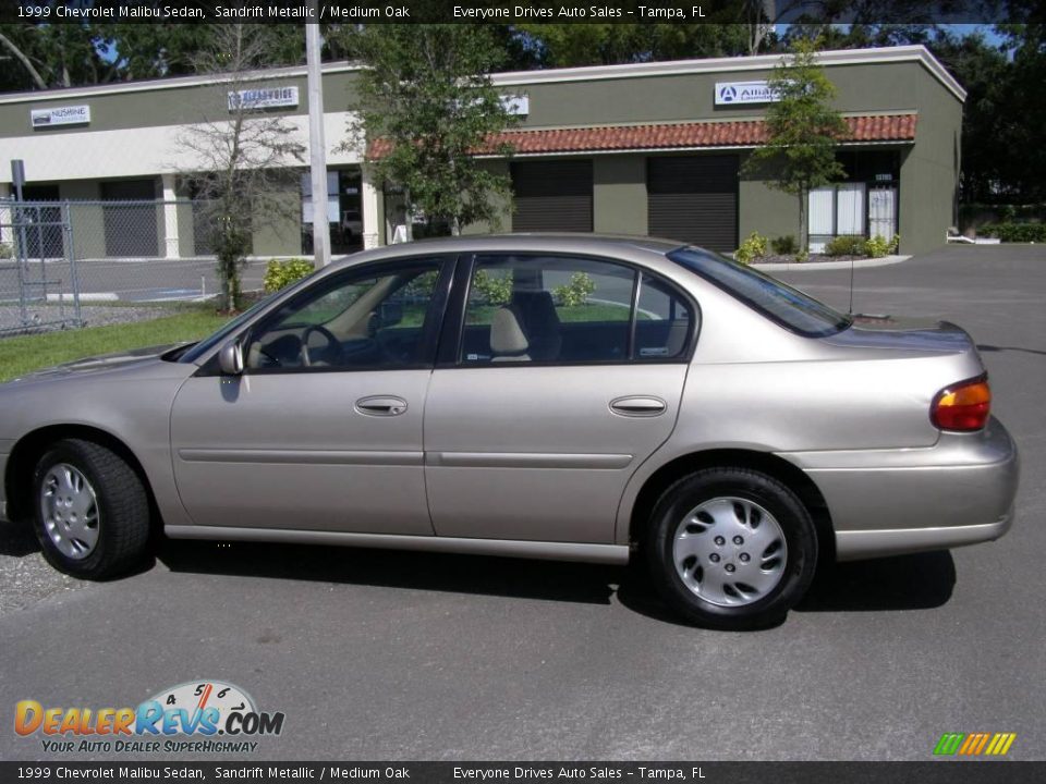 1999 Chevrolet Malibu Sedan Sandrift Metallic / Medium Oak Photo #8