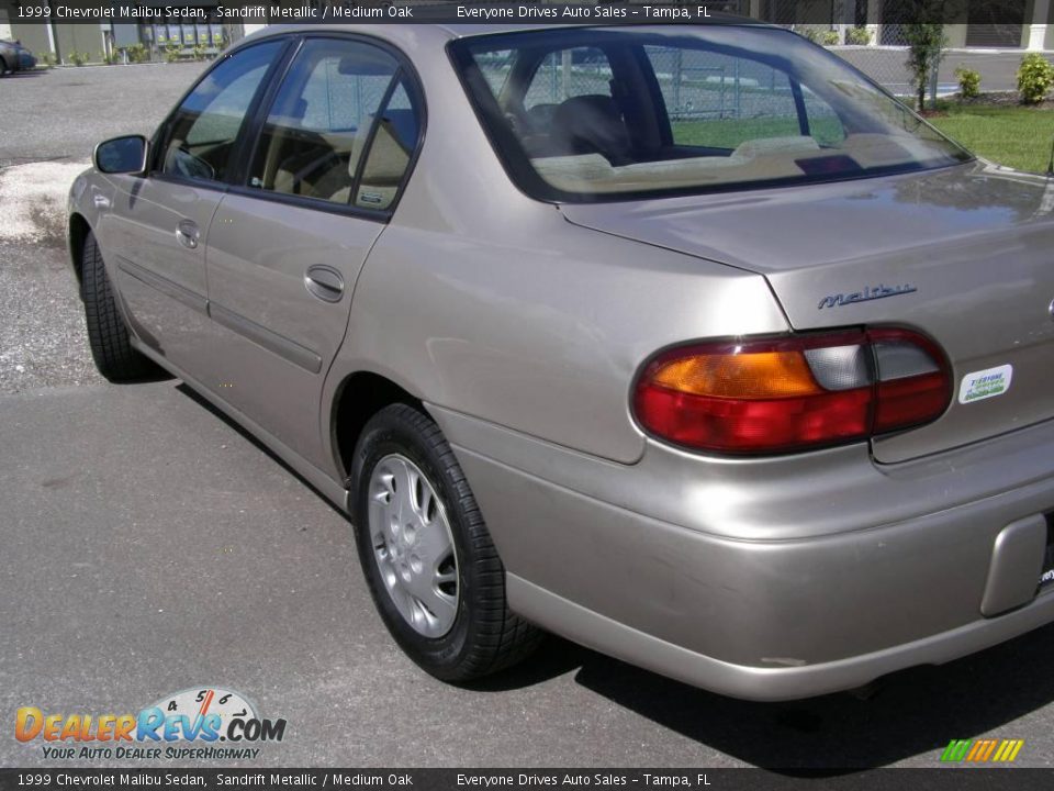 1999 Chevrolet Malibu Sedan Sandrift Metallic / Medium Oak Photo #12