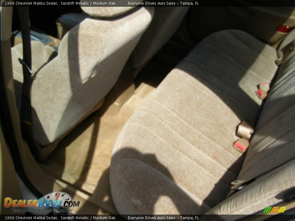 1999 Chevrolet Malibu Sedan Sandrift Metallic / Medium Oak Photo #20