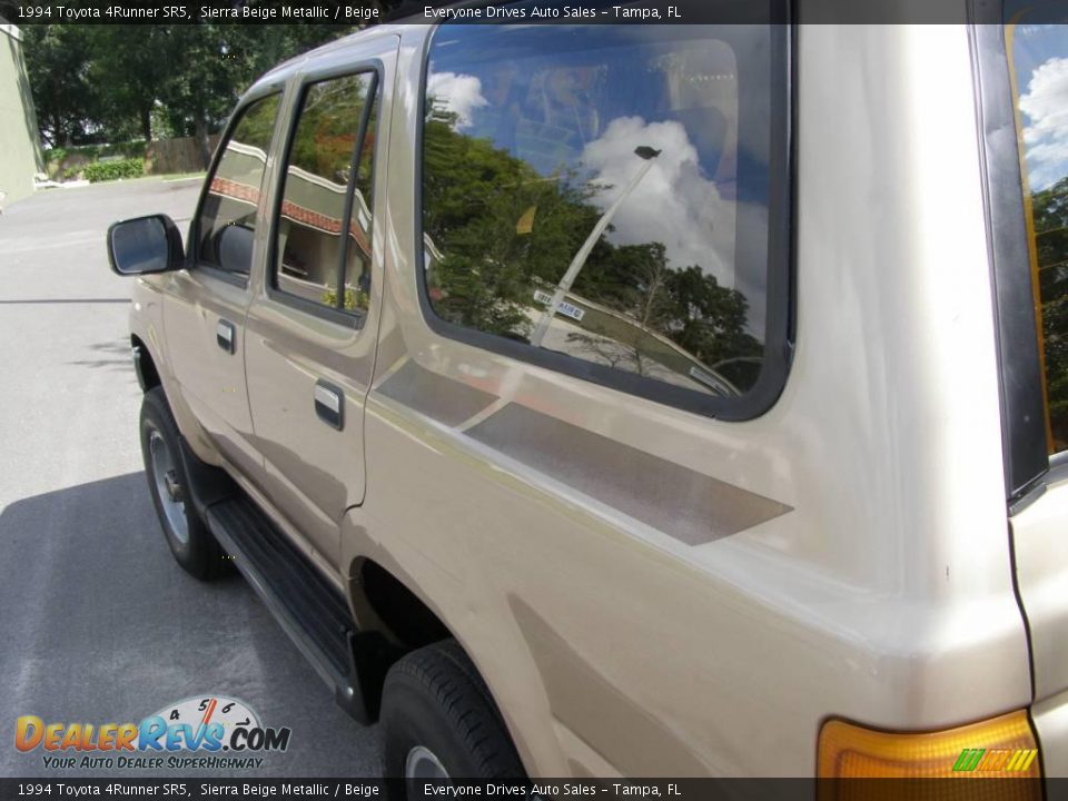 1994 Toyota 4Runner SR5 Sierra Beige Metallic / Beige Photo #8
