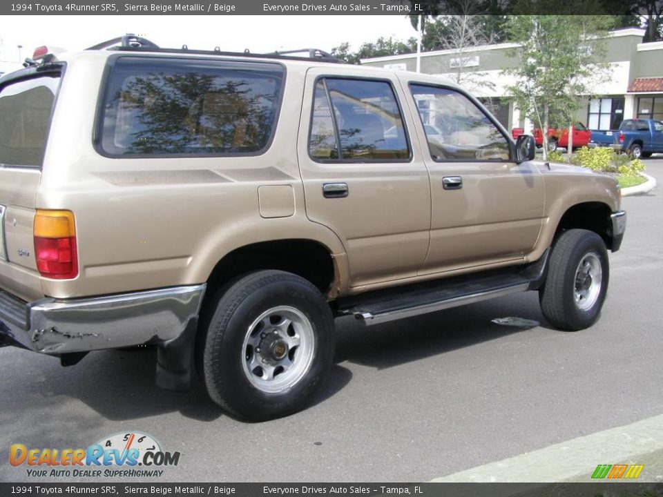 1994 Toyota 4Runner SR5 Sierra Beige Metallic / Beige Photo #16