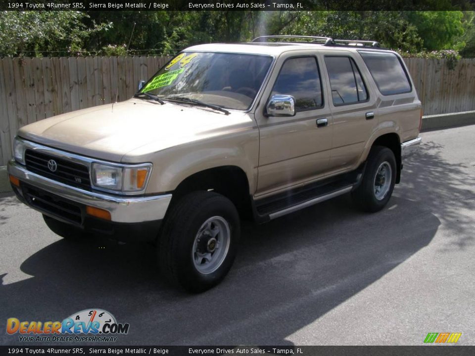 1994 Toyota 4Runner SR5 Sierra Beige Metallic / Beige Photo #17