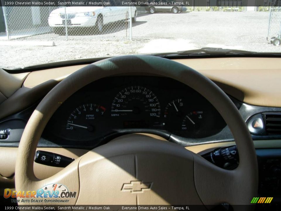 1999 Chevrolet Malibu Sedan Sandrift Metallic / Medium Oak Photo #28