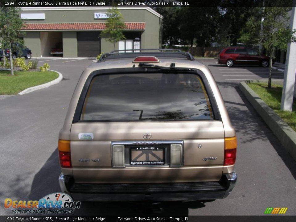 1994 Toyota 4Runner SR5 Sierra Beige Metallic / Beige Photo #23