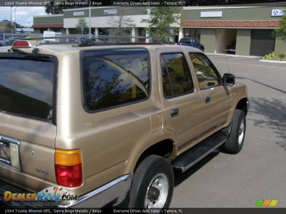 1994 Toyota 4Runner SR5 Sierra Beige Metallic / Beige Photo #29