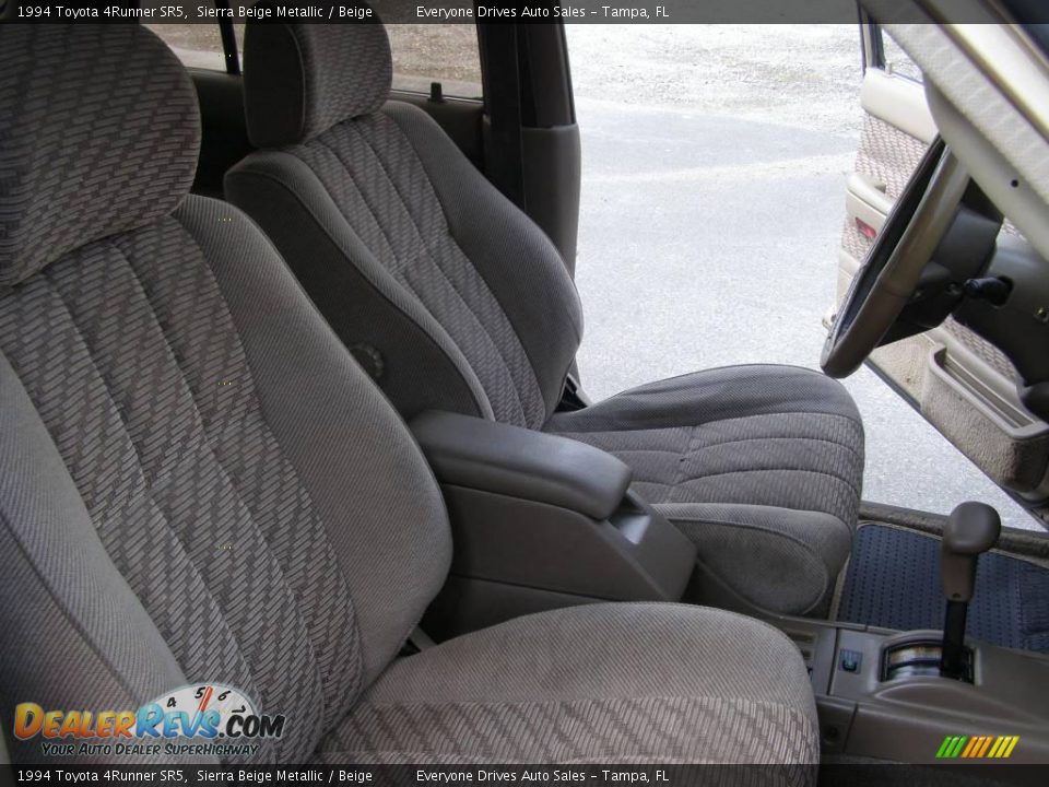 1994 Toyota 4Runner SR5 Sierra Beige Metallic / Beige Photo #30