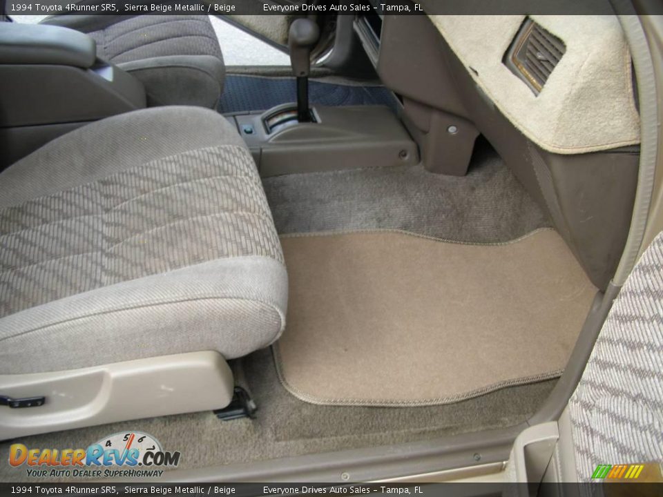 1994 Toyota 4Runner SR5 Sierra Beige Metallic / Beige Photo #34