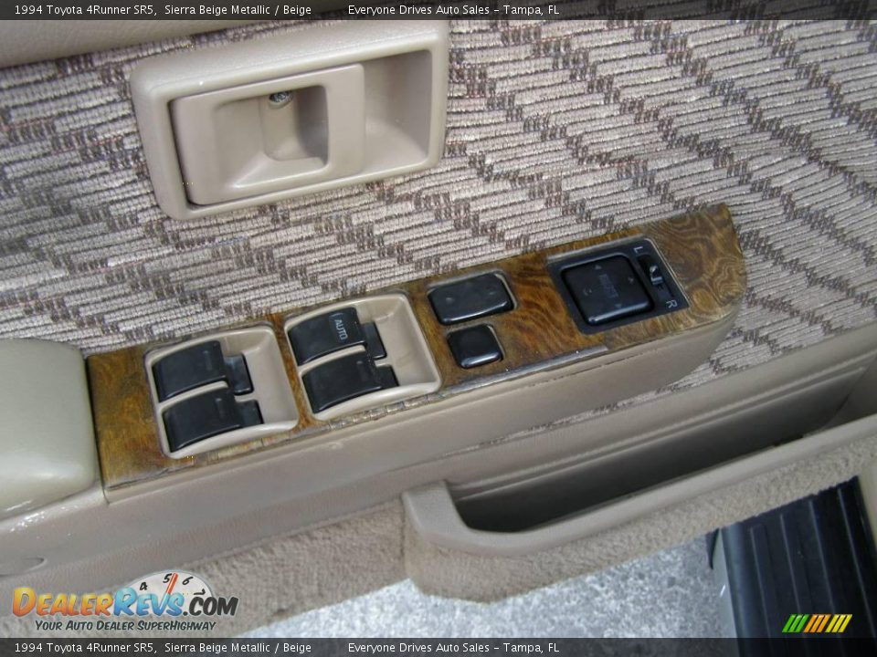 1994 Toyota 4Runner SR5 Sierra Beige Metallic / Beige Photo #35