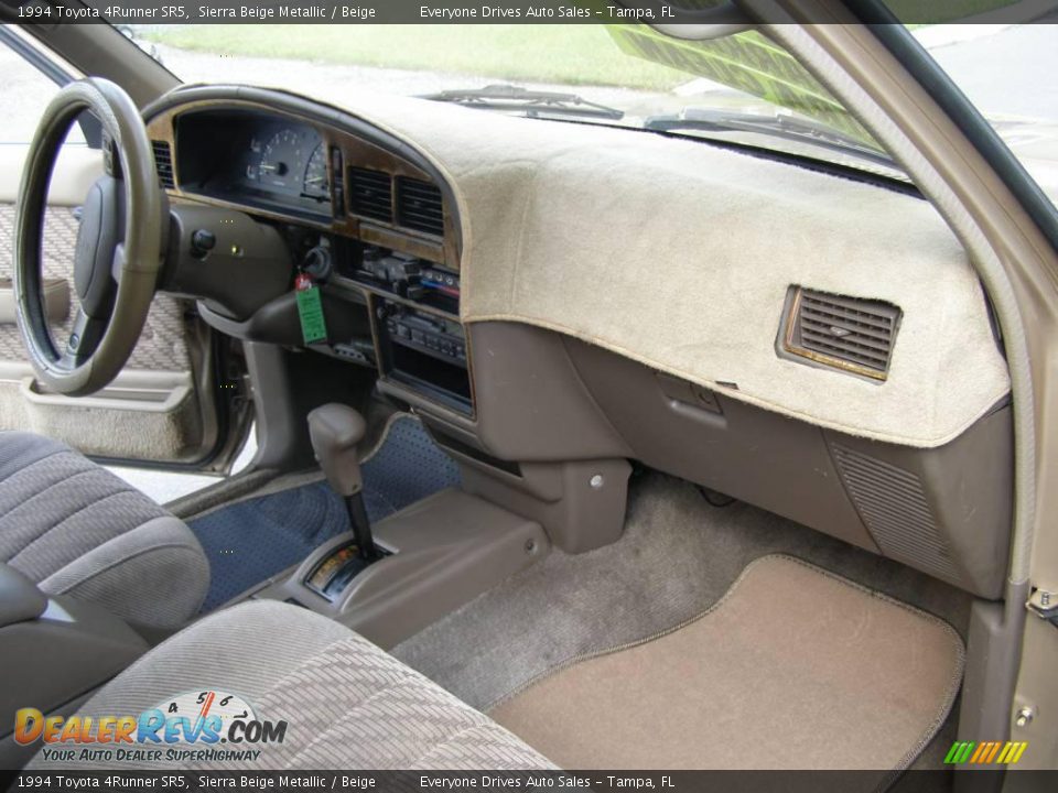 1994 Toyota 4Runner SR5 Sierra Beige Metallic / Beige Photo #36