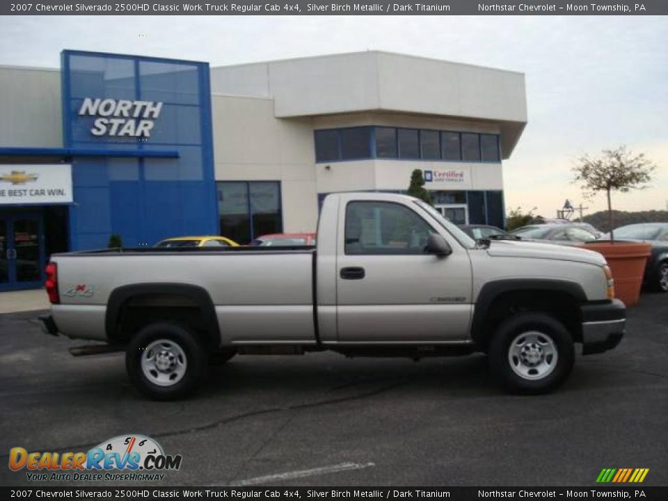 2007 Chevrolet Silverado 2500HD Classic Work Truck Regular Cab 4x4 Silver Birch Metallic / Dark Titanium Photo #2
