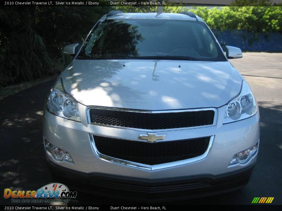 2010 Chevrolet Traverse LT Silver Ice Metallic / Ebony Photo #2