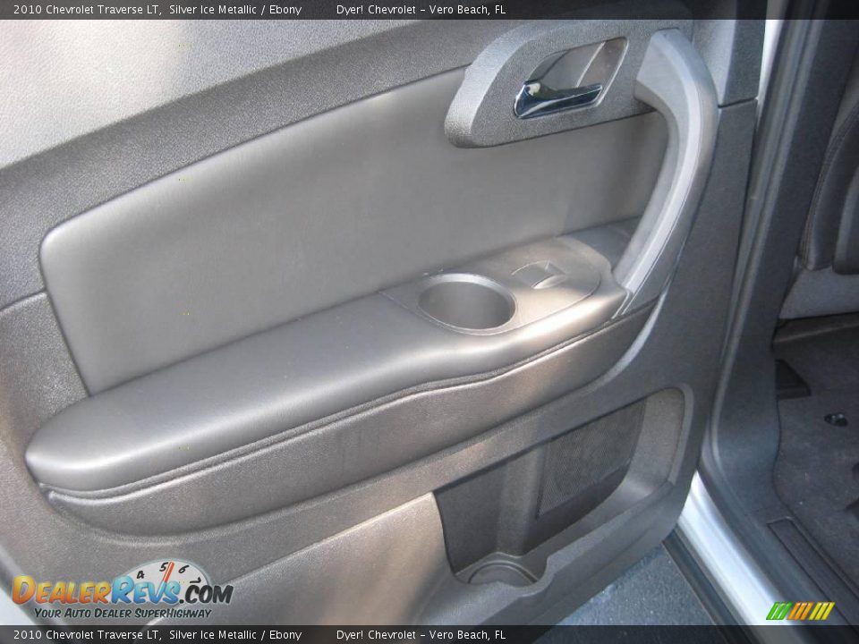 2010 Chevrolet Traverse LT Silver Ice Metallic / Ebony Photo #10