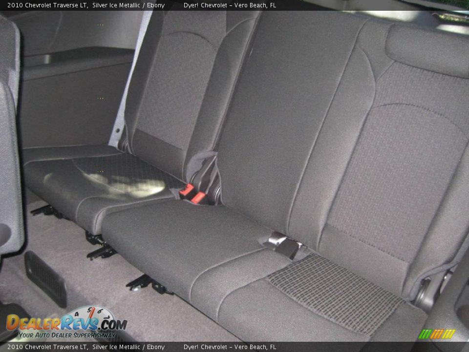 2010 Chevrolet Traverse LT Silver Ice Metallic / Ebony Photo #12